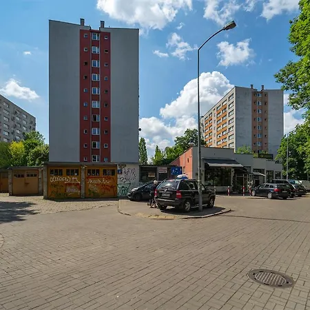 Metro Dworzec Gdanski Standard Studio Appartamento